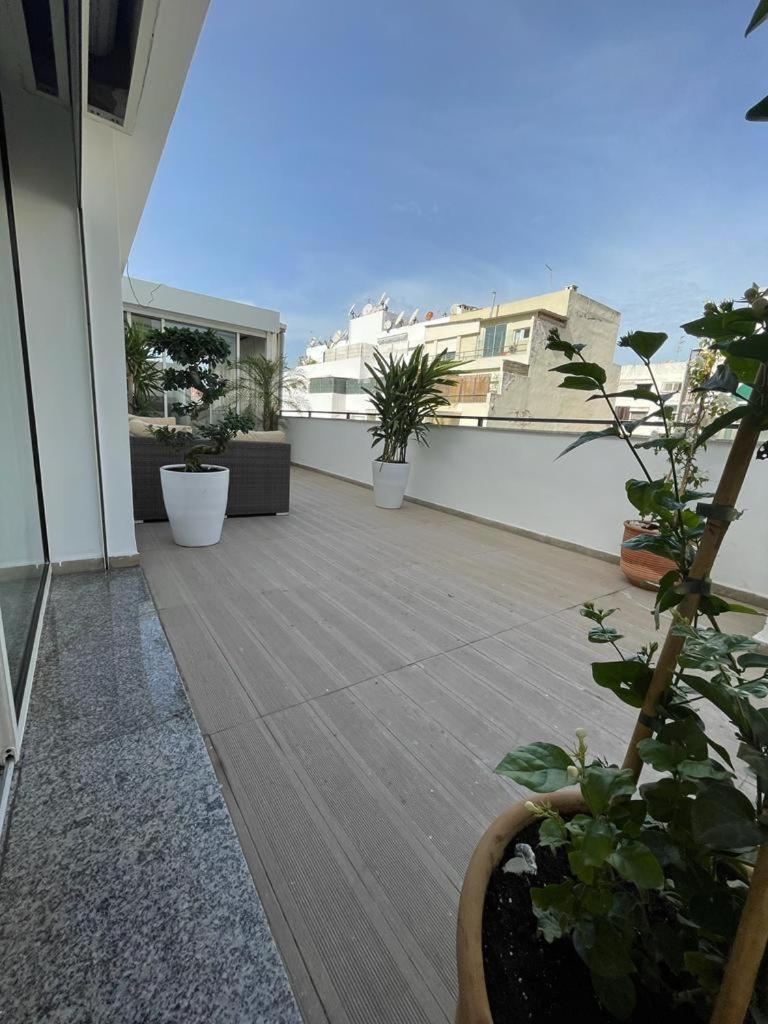 Central, Terrasse, Confortable - Bleue Residence Casablanca Exterior photo