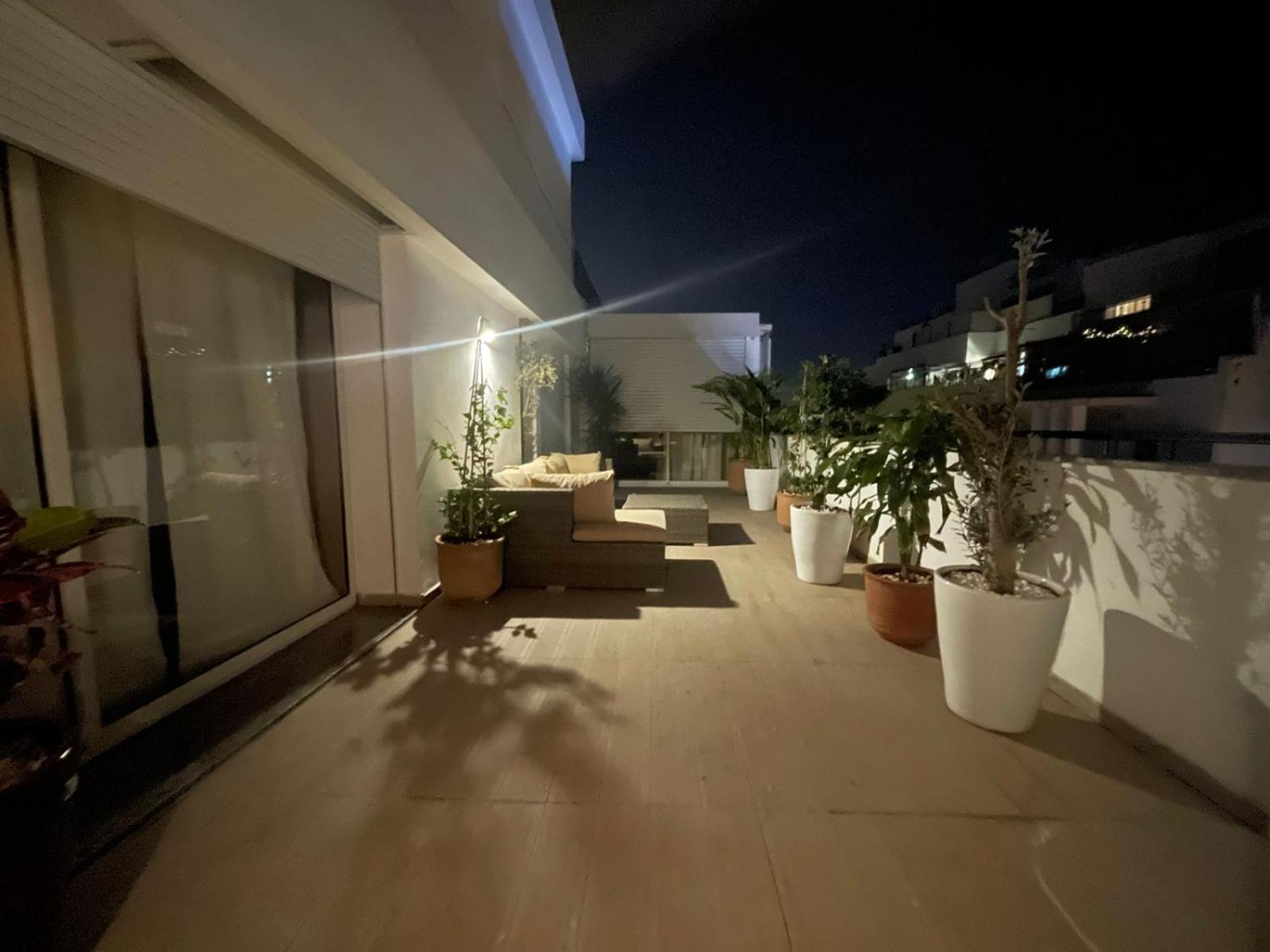 Central, Terrasse, Confortable - Bleue Residence Casablanca Exterior photo