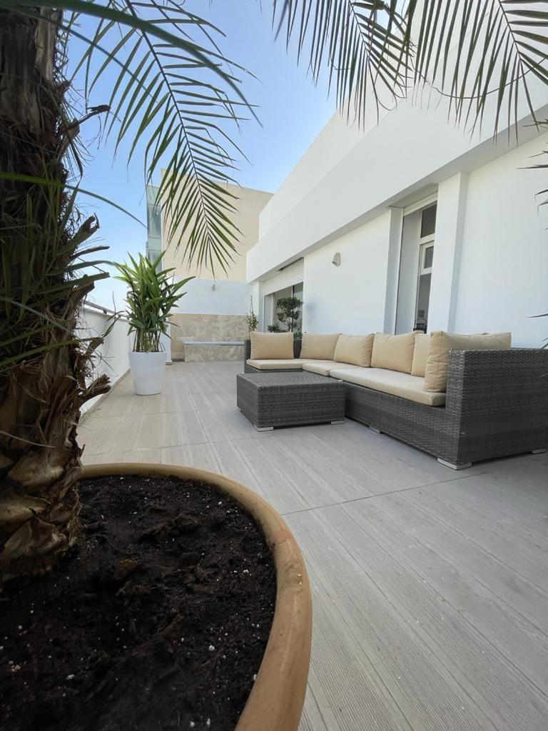 Central, Terrasse, Confortable - Bleue Residence Casablanca Exterior photo